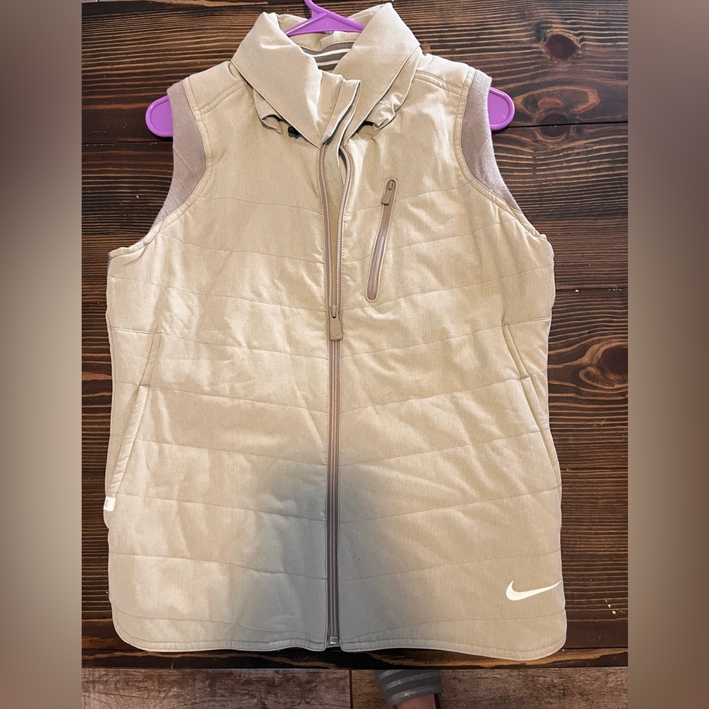 Brand new without tags. Womens Nike Golf vest.